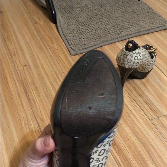 Guess heels BNWOT - Picture 7 of 9